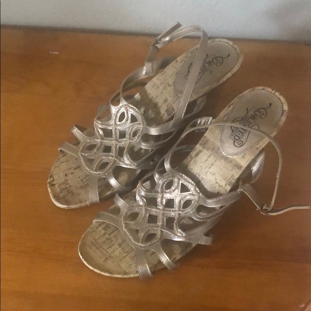 Cork wedges